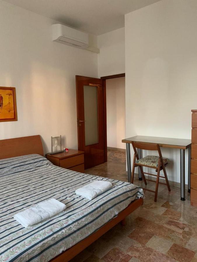 Comfortable Room Suitable 1-2 Pax بولونيا المظهر الخارجي الصورة